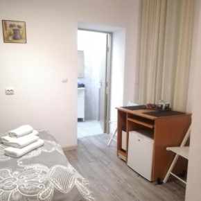 Studio Piata Amzei 1 (8 E)